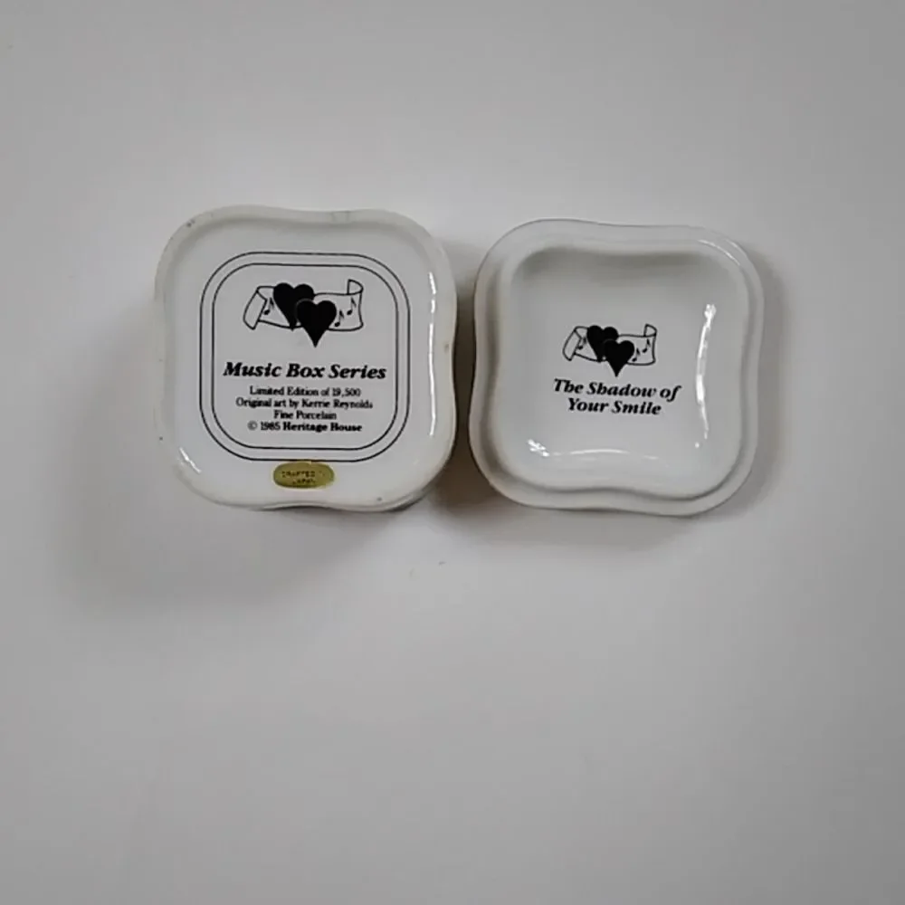 Music Box Series Fine Porcelain 1985 Heritage House